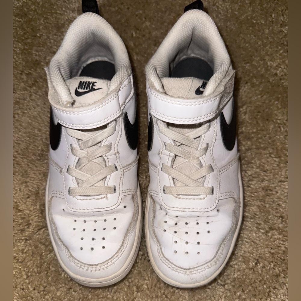 Nike Kids 2Y White and Black Sneakers